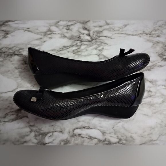 Karen Scott Pippa Low Wedge Heel with Bow Size 7.5M - Picture 5 of 11